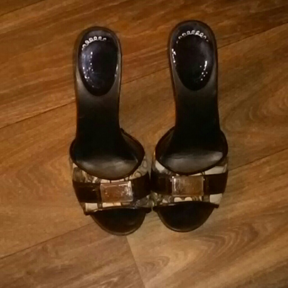 Couch poppy pumps